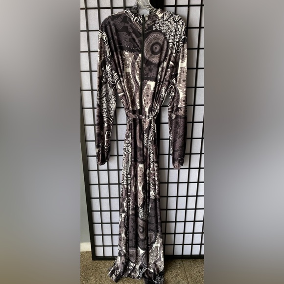 4X-5X Elle Black & White Print Dress with Belt - Picture 8 of 13